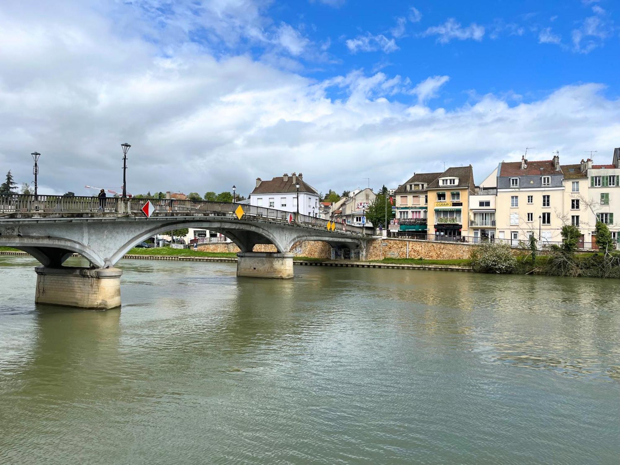 Sweethost - L'Amazone - T2 Proche Gare & Disneyland Lagny-sur-Marne Luaran gambar